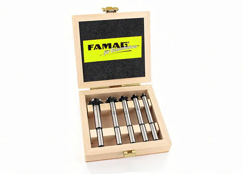 Seven-edged countersink with pointed angle 90° Set